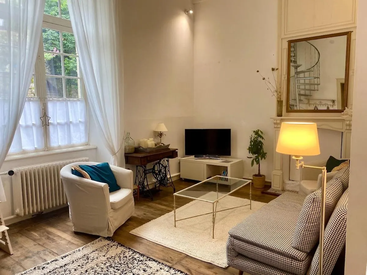 디난 Le Duplex- La Vue Des Remparts - Historic Center 아파트 프랑스